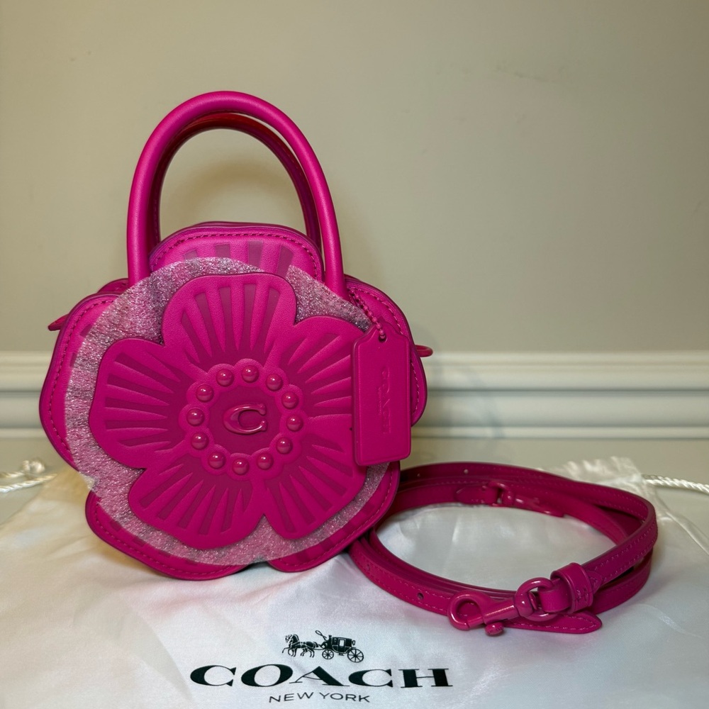 Coach Tea Rose Crossbody in Dragonfruit - Picture 9 of 12